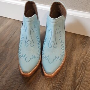 Ariat Dixon Tiffany Blue Snip Toe Ankle Boots